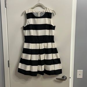 Gap fit and flare dress, black and cream, size 8 petite